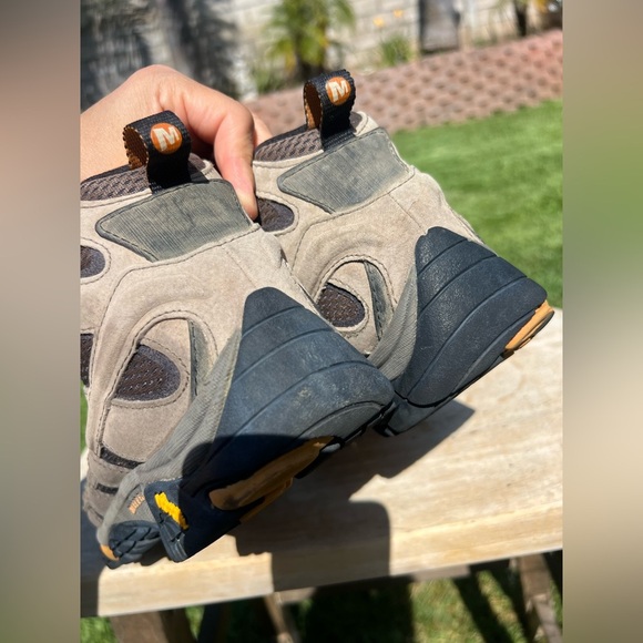 Merrell J06045 Moab 3 Mid Hiking Boots - Men's size 9 USA - Picture 4 of 7